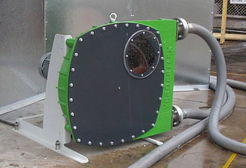 Lead slurry transfer pump for battery plate coating