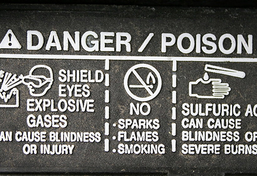 Safe pumping of additives with sulphuric acid